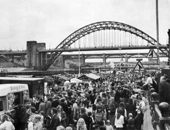 Notice the nice Gateshead riverbank