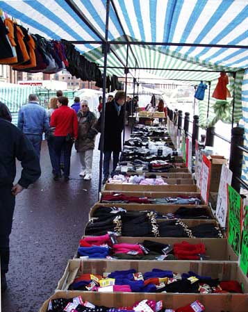 The stallholder nipped round and pretended to be a customer when he saw my camera